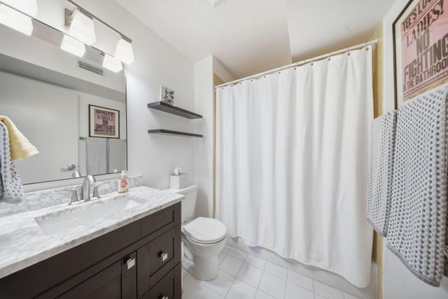 48 Groveland Terrace B204, Minneapolis, MN 55403