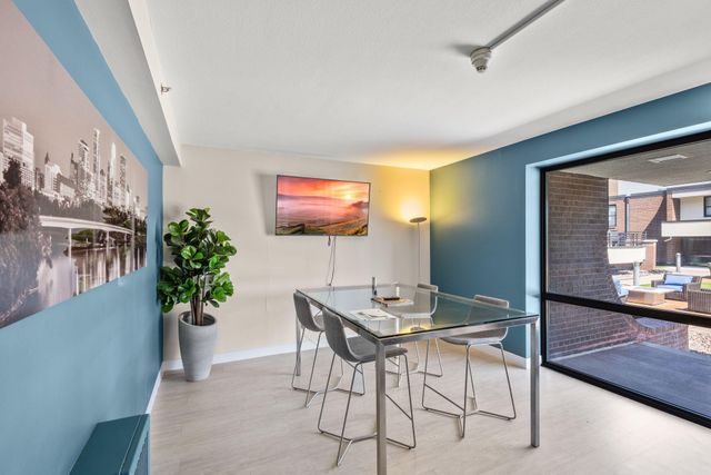 48 Groveland Terrace B204, Minneapolis, MN 55403