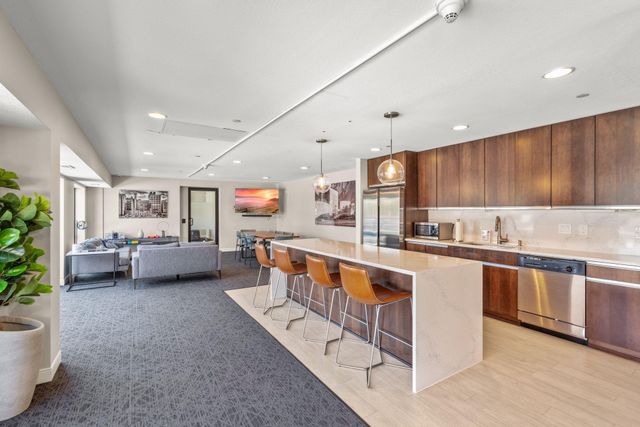 48 Groveland Terrace B204, Minneapolis, MN 55403