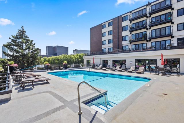 48 Groveland Terrace B204, Minneapolis, MN 55403