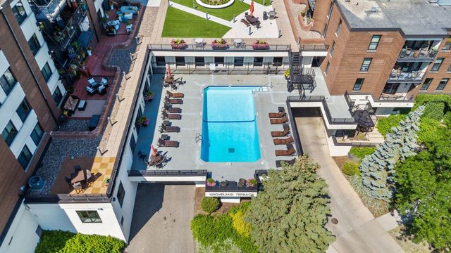 48 Groveland Terrace B204, Minneapolis, MN 55403