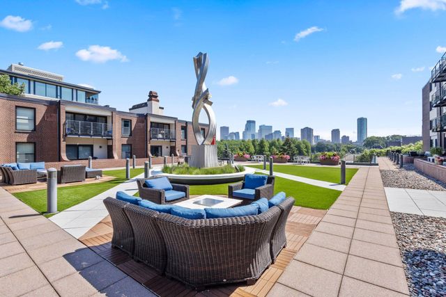 48 Groveland Terrace B204, Minneapolis, MN 55403