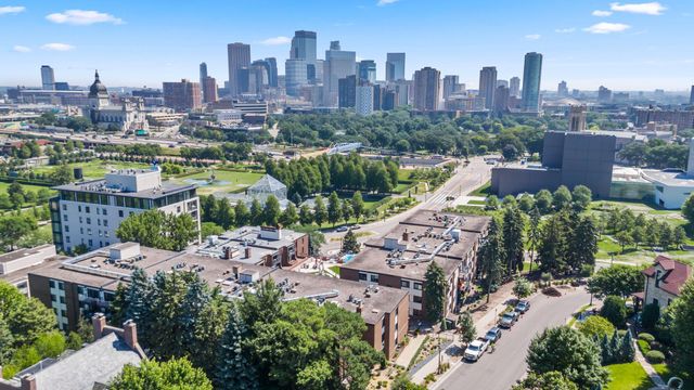 48 Groveland Terrace B204, Minneapolis, MN 55403
