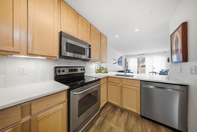 48 Groveland Terrace B204, Minneapolis, MN 55403