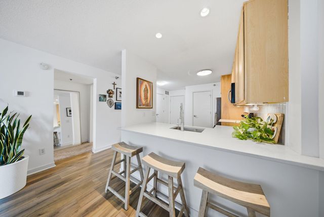 48 Groveland Terrace B204, Minneapolis, MN 55403