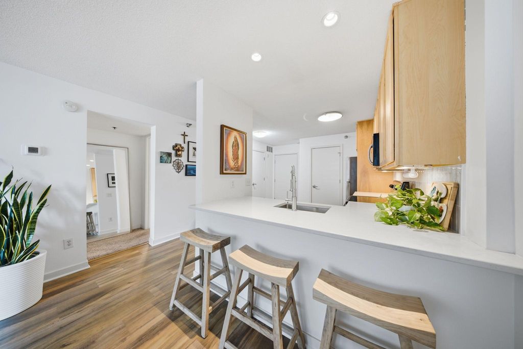 48 Groveland Terrace B204, Minneapolis, MN 55403 — photo 5