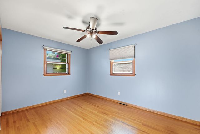924 Fuller Street S, Shakopee, MN 55379