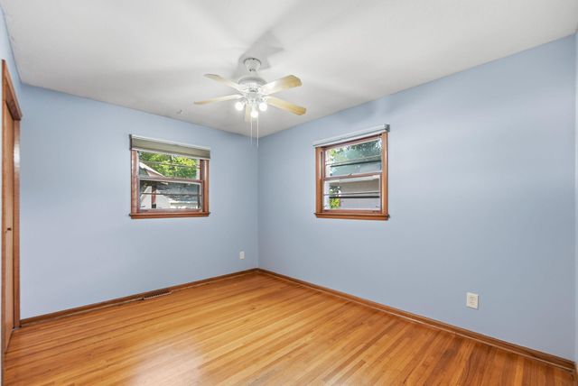 924 Fuller Street S, Shakopee, MN 55379