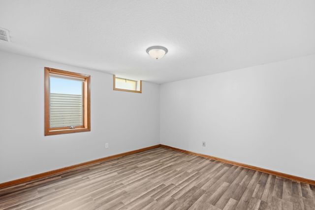 924 Fuller Street S, Shakopee, MN 55379