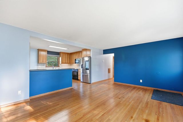 924 Fuller Street S, Shakopee, MN 55379