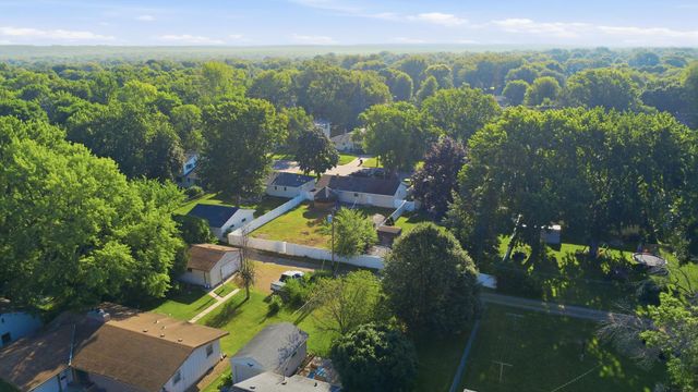 924 Fuller Street S, Shakopee, MN 55379