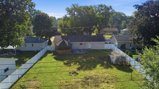 924 Fuller Street S, Shakopee, MN 55379