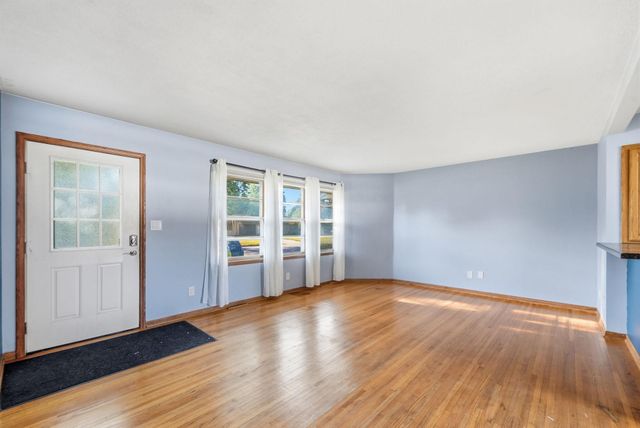 924 Fuller Street S, Shakopee, MN 55379