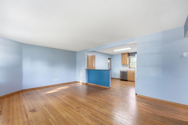 924 Fuller Street S, Shakopee, MN 55379