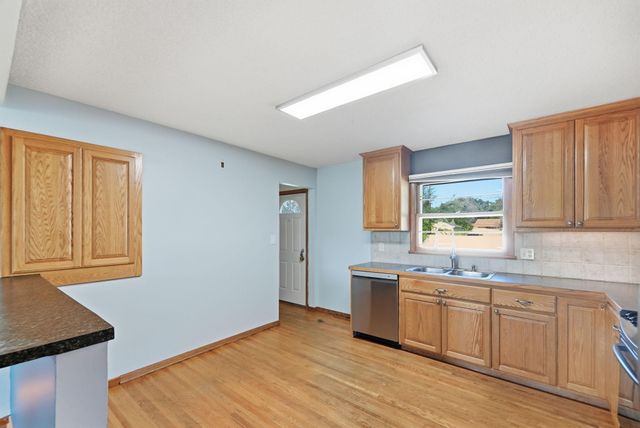 924 Fuller Street S, Shakopee, MN 55379