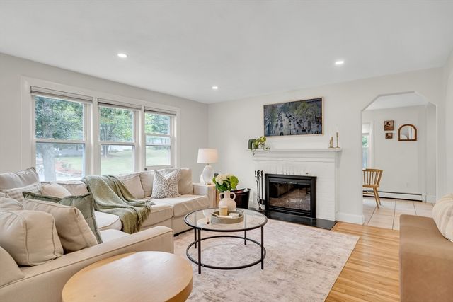 30 Linda Ave, Framingham, MA 01701