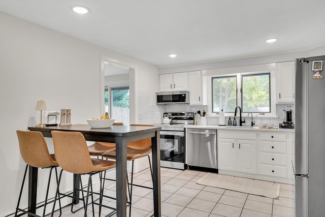 30 Linda Ave, Framingham, MA 01701