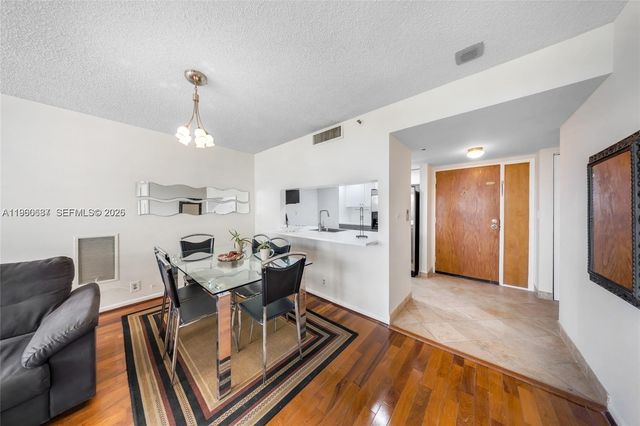 7601 E Treasure Dr 510, North Bay Village, FL 33141