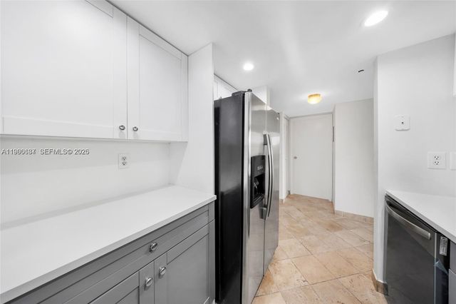 7601 E Treasure Dr 510, North Bay Village, FL 33141