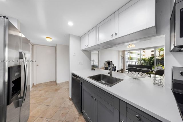 7601 E Treasure Dr 510, North Bay Village, FL 33141