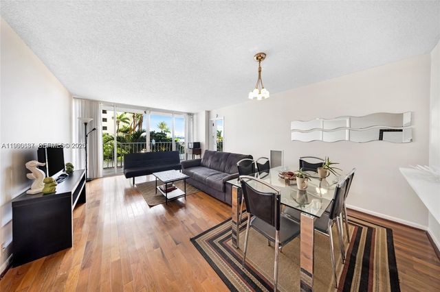 7601 E Treasure Dr 510, North Bay Village, FL 33141