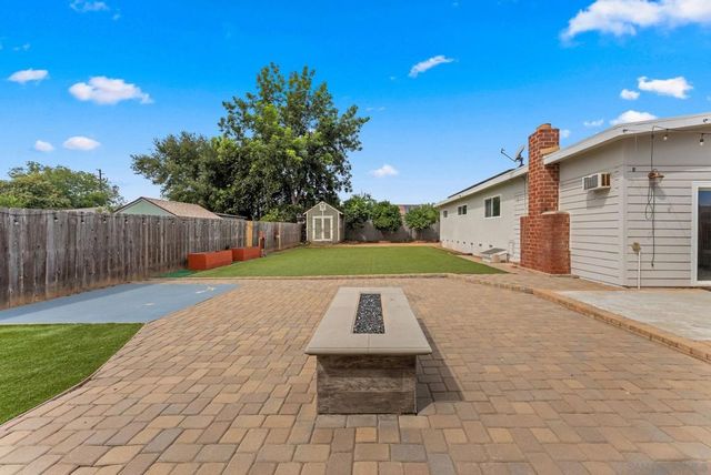 665 Foy Ln, Escondido, CA 92025