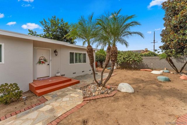 665 Foy Ln, Escondido, CA 92025