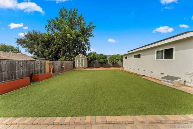 665 Foy Ln, Escondido, CA 92025