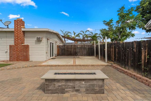 665 Foy Ln, Escondido, CA 92025