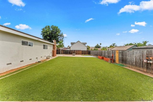 665 Foy Ln, Escondido, CA 92025