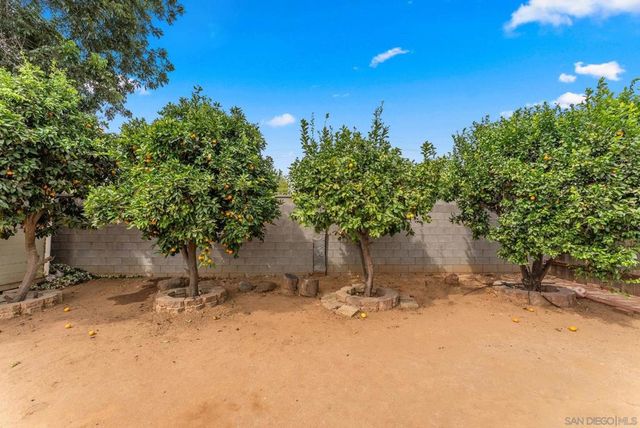 665 Foy Ln, Escondido, CA 92025