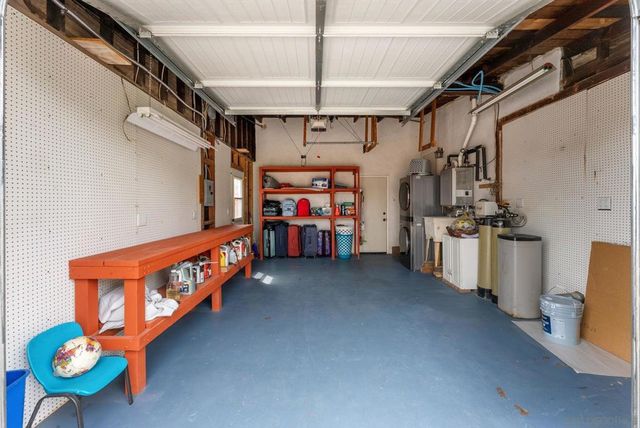 665 Foy Ln, Escondido, CA 92025