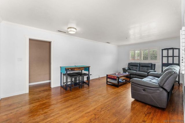 665 Foy Ln, Escondido, CA 92025
