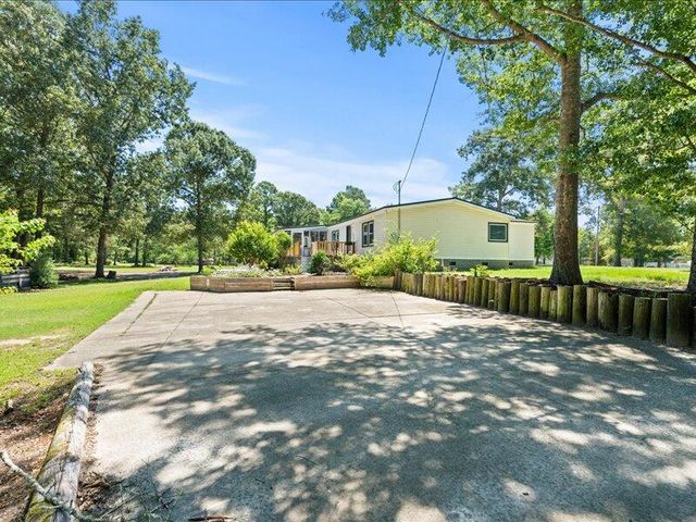 1664 Winding Pond Road, Manning, SC 29102