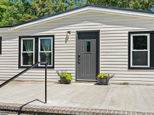 1664 Winding Pond Road, Manning, SC 29102