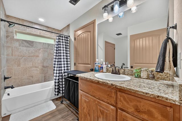 2615 Dove Trail, Granbury, TX 76048