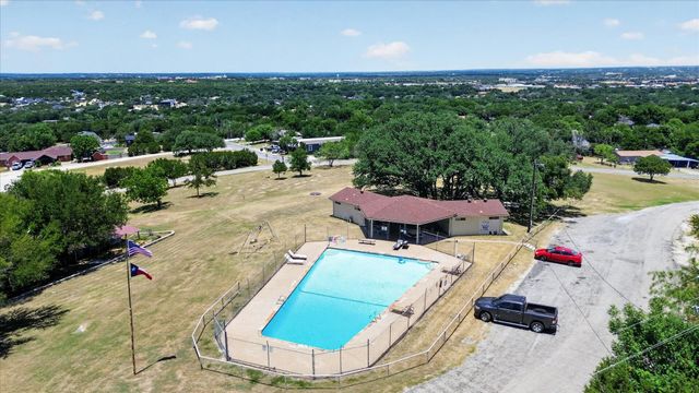 2615 Dove Trail, Granbury, TX 76048