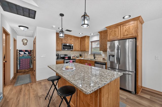 2615 Dove Trail, Granbury, TX 76048
