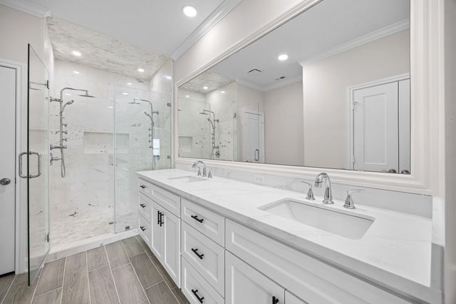 310 Wilcrest Drive 310, Houston, TX 77042