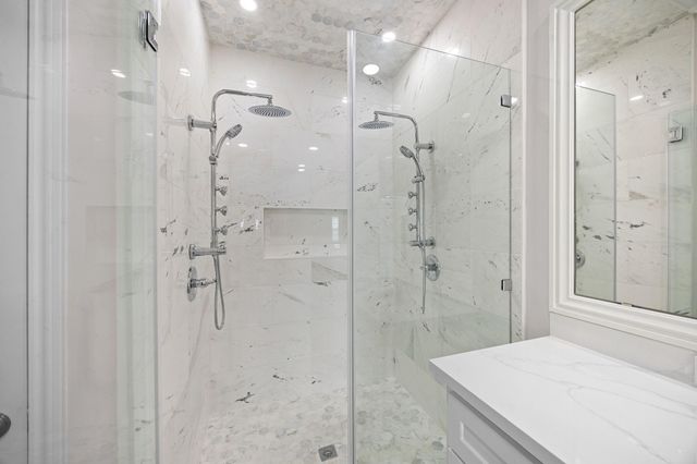 310 Wilcrest Drive 310, Houston, TX 77042