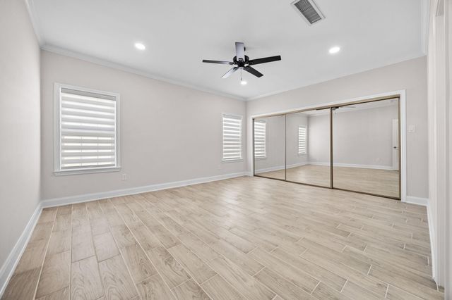 310 Wilcrest Drive 310, Houston, TX 77042