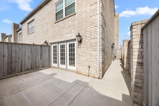 310 Wilcrest Drive 310, Houston, TX 77042