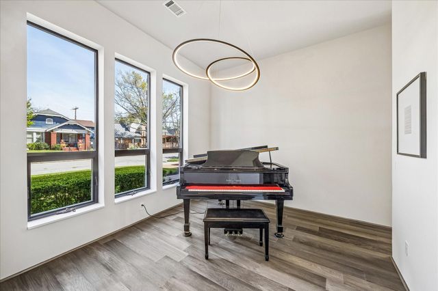 912 Teetshorn Street, Houston, TX 77009