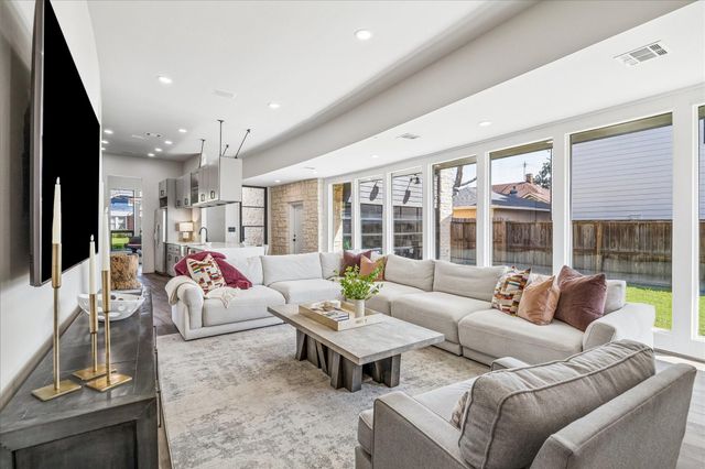 912 Teetshorn Street, Houston, TX 77009