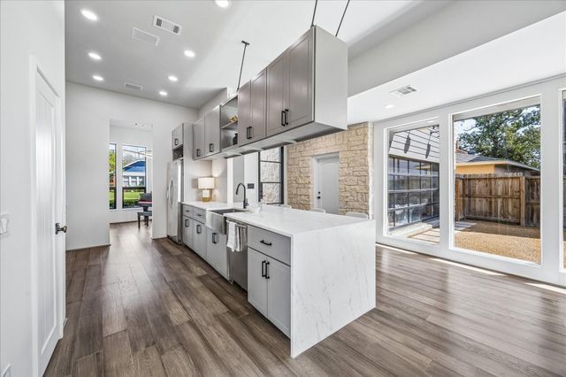 912 Teetshorn Street, Houston, TX 77009