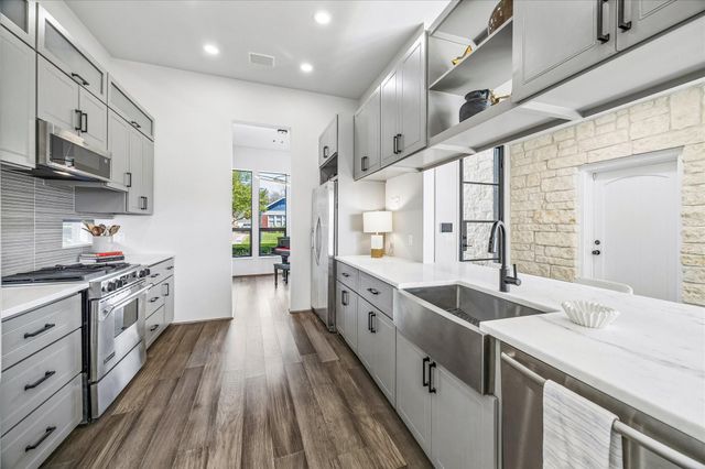 912 Teetshorn Street, Houston, TX 77009