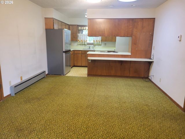 134 N 3RD St, St Helens, OR 97051