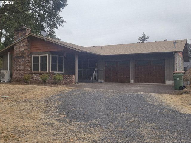 134 N 3RD St, St Helens, OR 97051