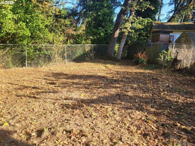 134 N 3RD St, St Helens, OR 97051