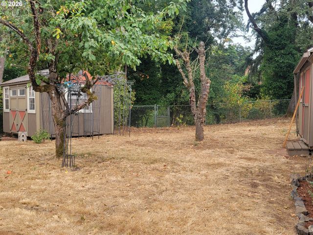 134 N 3RD St, St Helens, OR 97051